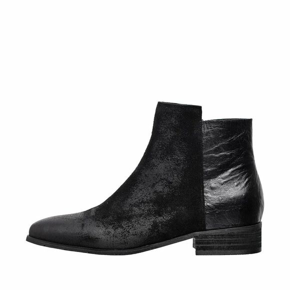 Anthropologie Shoes - Anthropologie Antelope L04 Caddie Ankle Boots Bootie Black Sz 39 / 8.5 NEW $219